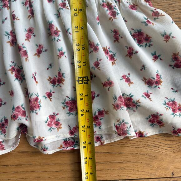 Torrid Smocked Babydoll Blouse SZ 4 (26) Tiered Ruffles Floral Coquette Feminine - Picture 9 of 10